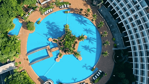 热热热！东莞堪称“夏威夷”的网红游泳池将开放啦！低至19.9元！