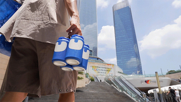 “蓝色风暴”预警！魔都人手一个的「小蓝罐酸奶」，即将登陆国贸！9.9秒！